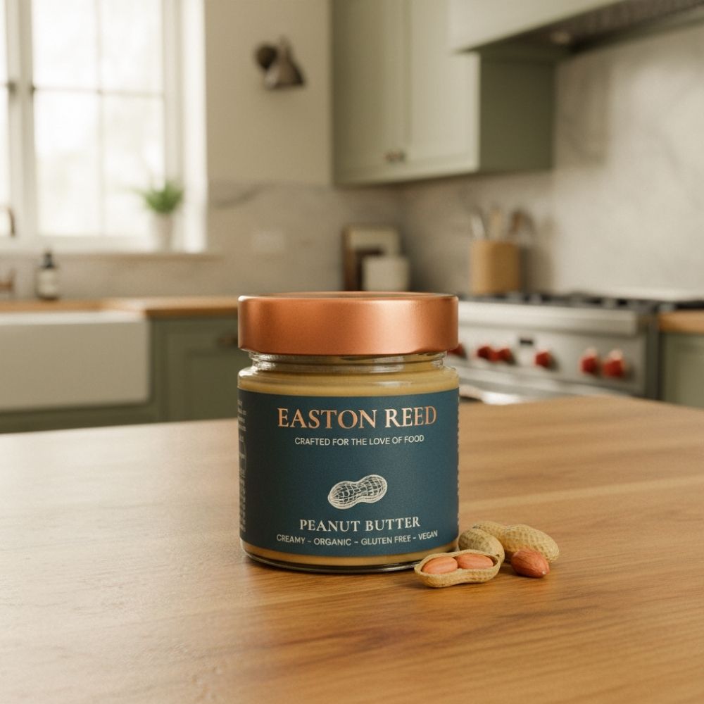 100 % geröstete Bio-Erdnüsse, cremig & vegan – pur auf Brot, im Porridge oder Smoothie. Easton Reed Creamy Peanut Butter jetzt bei Madevegan kaufen!