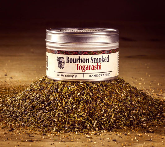 Bourbon Smoked Togarashi von Bourbon Barrel Foods – japanische Gewürzmischung mit rauchigem Bourbon-Aroma & Yuzu-Zitrus. Jetzt online kaufen bei Madevegan!
