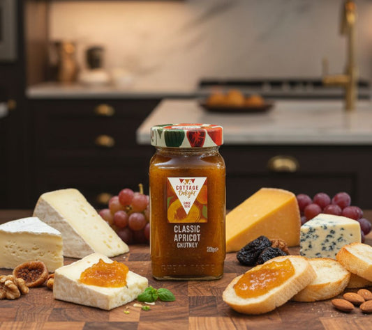 Classic Apricot Chutney – fruchtig-süßes, veganes Chutney aus Aprikosen. Glutenfrei, ohne künstliche Zusätze, ideal für Sandwiches, Bowls & Dips.