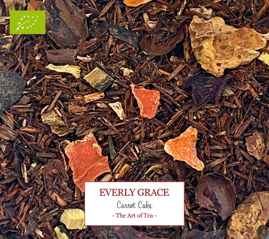 Everly Grace Carrot Cake Tea – Bio-Rooibos mit Karotte & Apfel. Samtig-weich, aromatisch & perfekt für frische Frühlingsgenüsse.