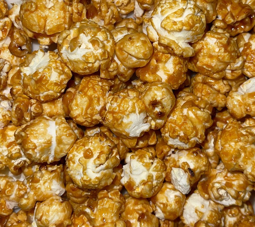 Popcorn Crunchy Caramel Clouds von Everly Grace kaufen | Knuspriges Karamell Popcorn | Intensiver Geschmack, 100 % vegan | Perfekt für jeden Anlass