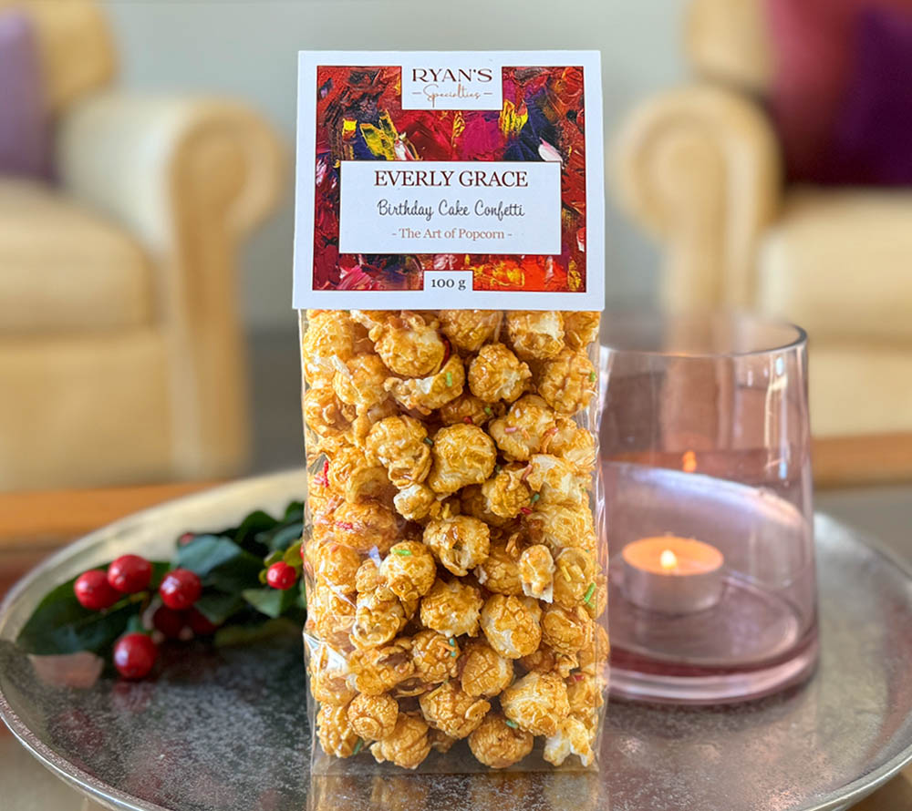 Veganes Popcorn ♥ aus rein pflanzlichen Zutaten ♥ Popcorn mit Zuckerstreuseln ♥ Birthday Cake Popcorn ♥ Jetzt probieren!