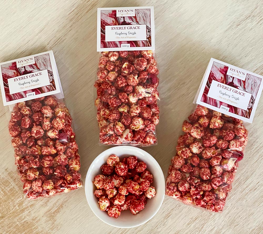 Feines Gourmet-Popcorn Raspberry Drizzle von Everly Grace ☆ Fruchtiger Himbeer-Überzug ☆ hohe Qualität ☆ 100 % vegan ☆ Jetzt probieren!