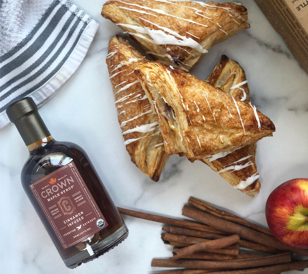 Crown Maple Cinnamon Infused Ahornsirup kaufen ☆ Bio-Qualität mit Zimt ☆ Für Pancakes, Waffeln und Desserts ☆ Mehr Sorten ☆ Jetzt probieren!