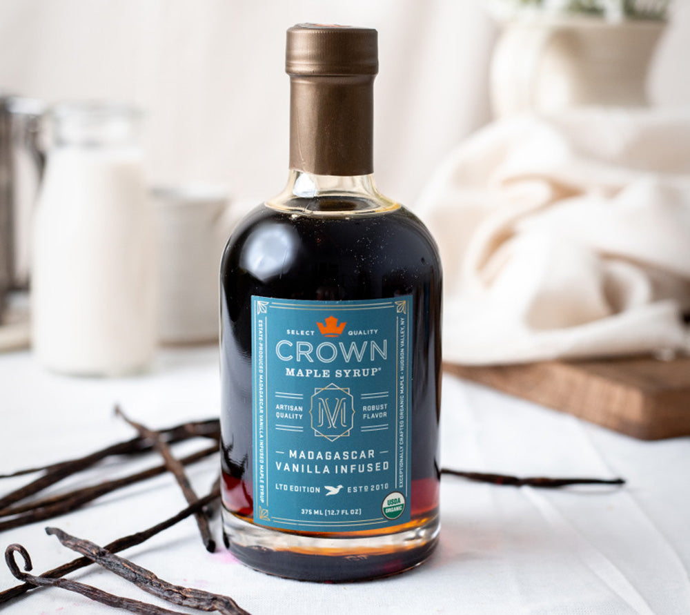 Crown Maple Vanilla Infused Ahornsirup kaufen ☆ Bio-Qualität mit Vanille ☆ Für Pancakes, Waffeln und Desserts ☆ Mehr Sorten ☆ Jetzt probieren!