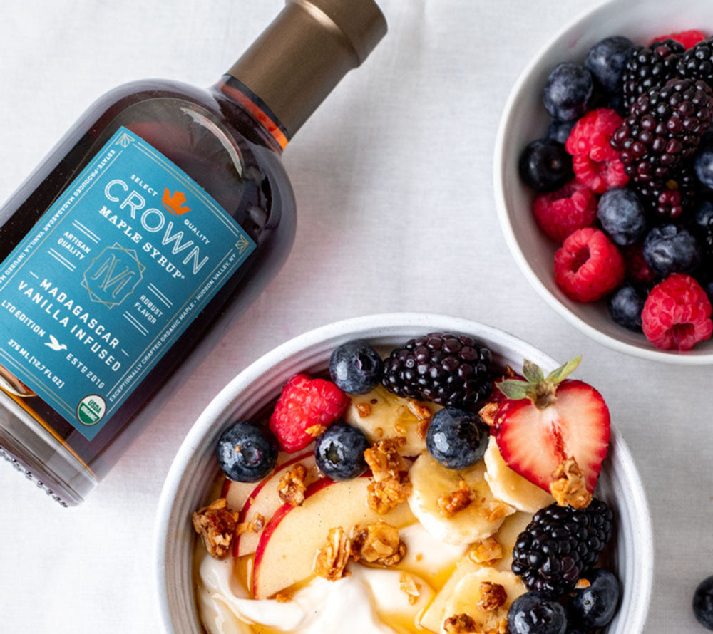 Crown Maple Vanilla Infused Ahornsirup kaufen ☆ Bio-Qualität mit Vanille ☆ Für Pancakes, Waffeln und Desserts ☆ Mehr Sorten ☆ Jetzt probieren!