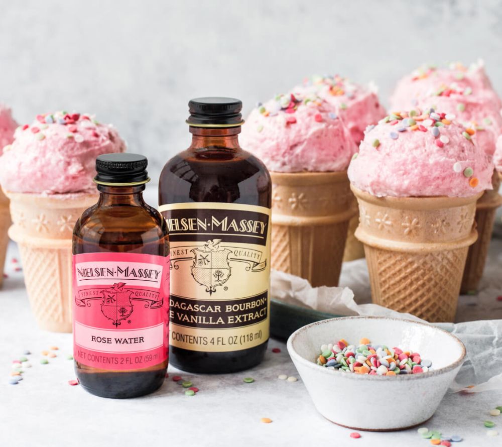 Rosenwasser von Nielsen Massey kaufen | Duftendes Destillat aus Rosenblättern für blumige Aromen | Ideal für Desserts, Getränke und Cocktails