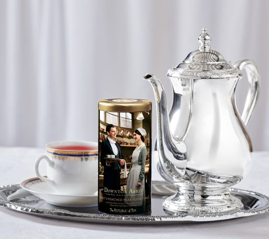 Daisy's Poached Pear Perfection Herbal Tea – fruchtiger, koffeinfreier Kräutertee mit Birne, Zimt & Ingwer. Vegan, glutenfrei, natürliche Zutaten für bewussten Genuss.