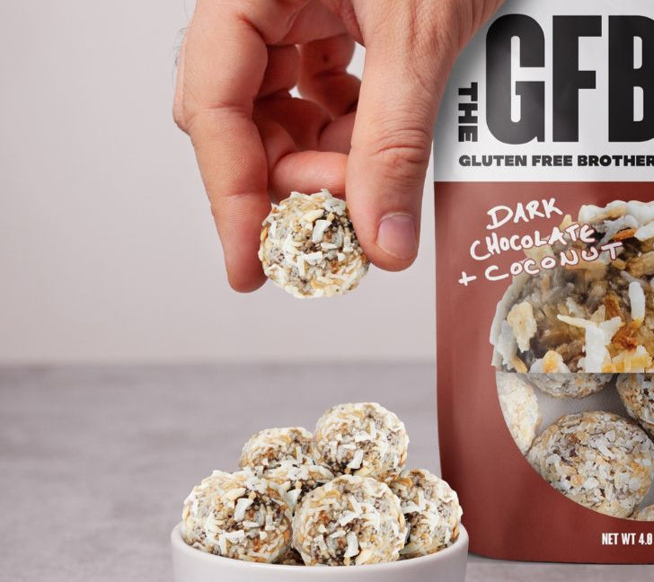 Dark Chocolate Coconut Bites – veganer Protein-Snack mit Kokos & Schokolade. Glutenfrei & non-GMO. Jetzt probieren bei Madevegan.