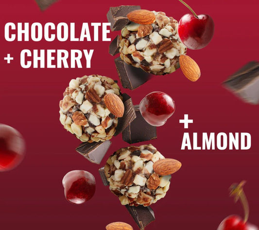 Chocolate Cherry Almond Bites – vegan, glutenfrei & proteinreich. Mit Kirschen, Mandeln & Zartbitterschokolade. Jetzt kaufen bei Madevegan.