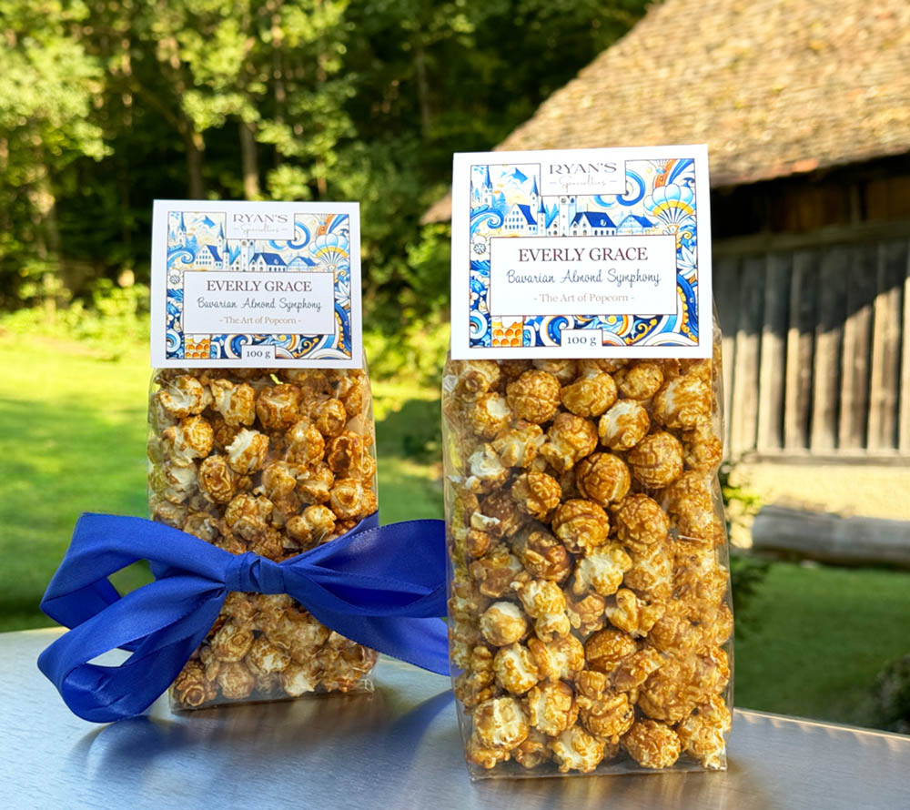 Popcorn Bavarian Almond Symphony von Everly Grace | pflanzliche Zutaten | handgefertigt | bringt bayrisches Volksfest-Flair in Deine Küche