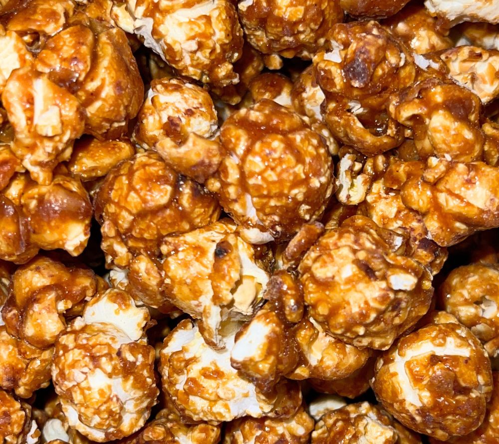 Everly Grace Peanut Caramel Swirl kaufen | Popcorn mit buttrigem Karamell & Erdnussbutter | Hergestellt mit natürlichen Zutaten | Perfekt für jeden Snack-Moment