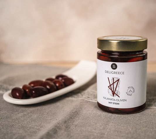 Kalamata olives with stone from Deligreece